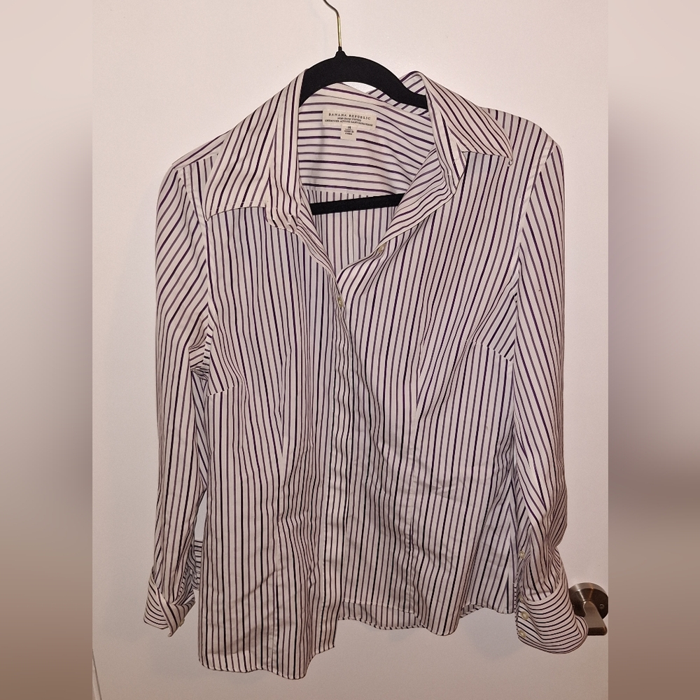 Non-iron Fitted Striped Button-Up Shirt